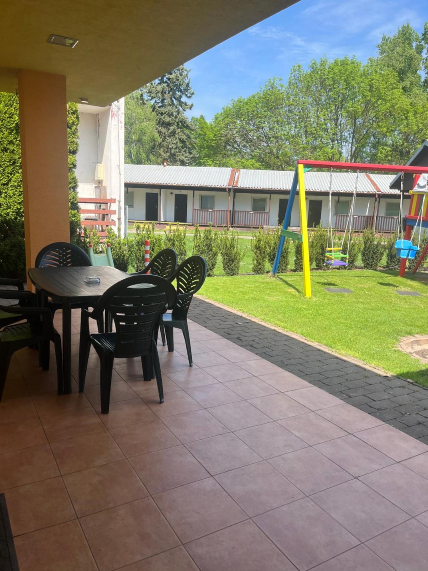 Villa Gracia Patince Exterior foto